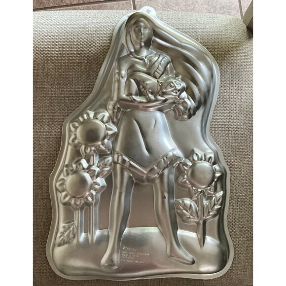 Pocahontas Full Body And Meeko Wilton Cake Pan 2105-2700 Disney Bake - Picture 1 of 2